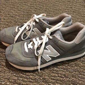 New balance tennis shoes